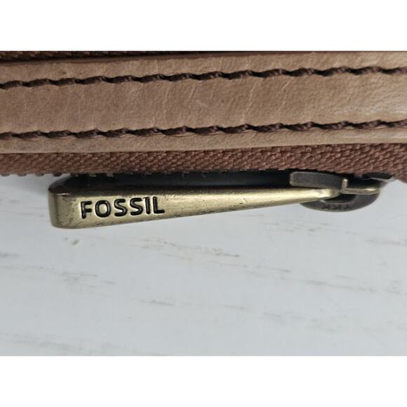 Fossil‎ Tan Glovesoft Leather Clutch Wallet Handbag Chunky Brass Zips - Picture 3 of 11